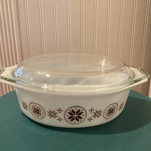 Vintage Pyrex “Town and Country” Oval Bake Dish With Lid, 1 1/2 Quarts - Picture 5 of 6